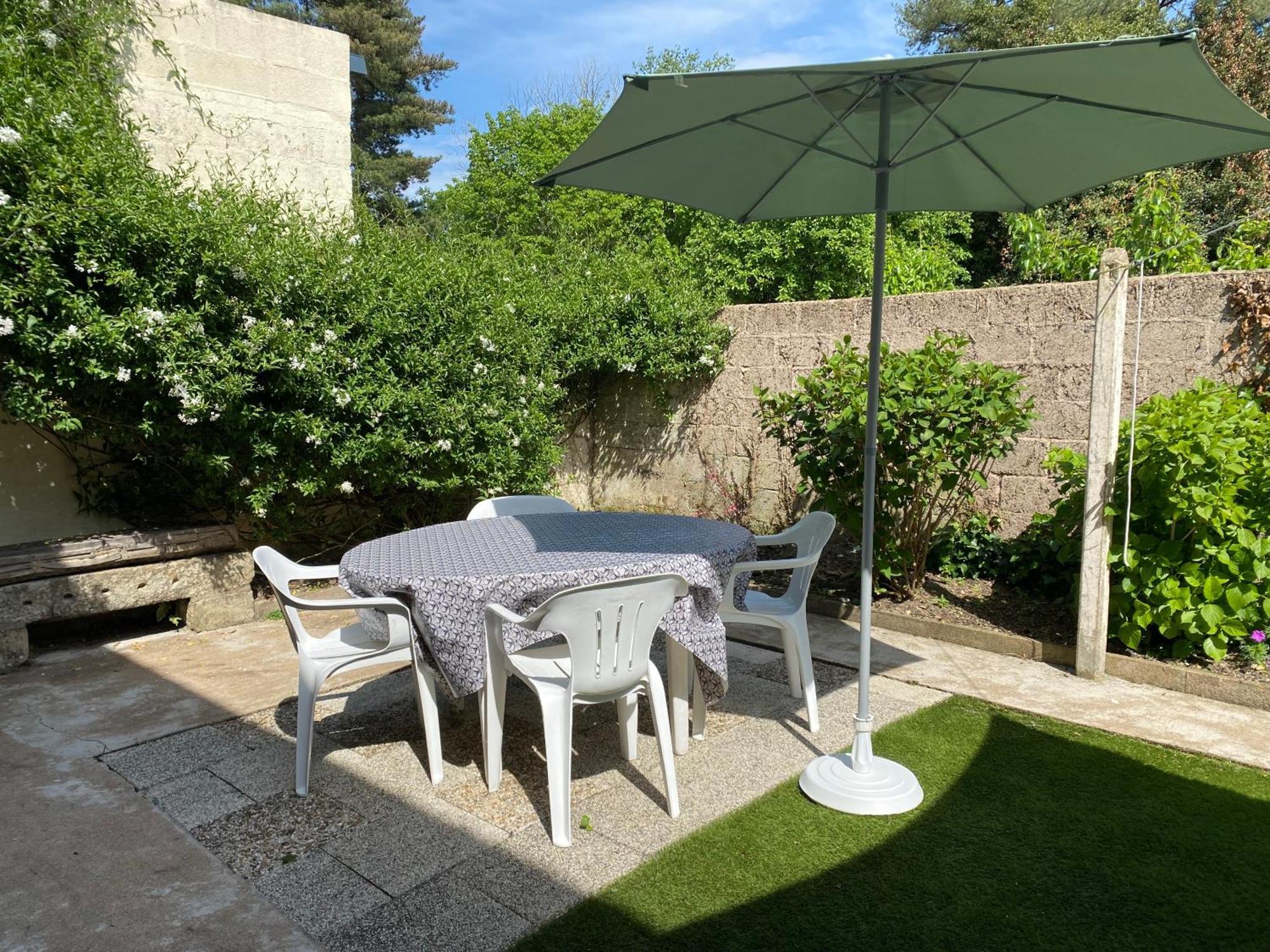 Maison De Ville Avec Jardin Malestroit Buitenkant foto